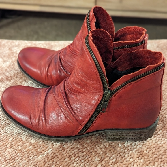 Miz Mooz New York City "Luna" Ankle Boot - Barely used - Size 6.5 US - Picture 4 of 7